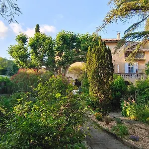 https://bnb-rue-du-chateau-a-cabrieres-davignon.fr-provencehotel.com