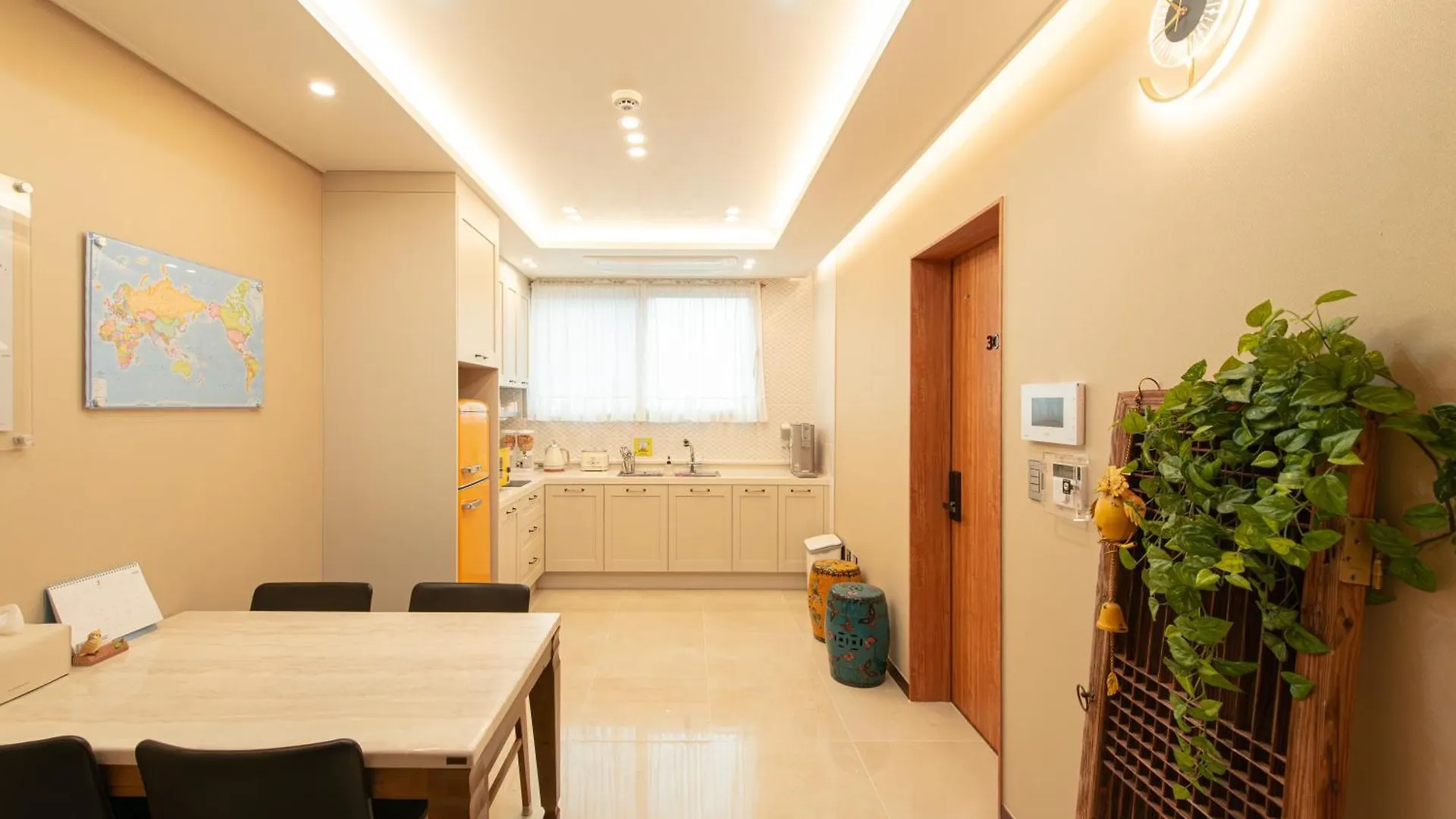 Incheon Airport Guest House King 4*,